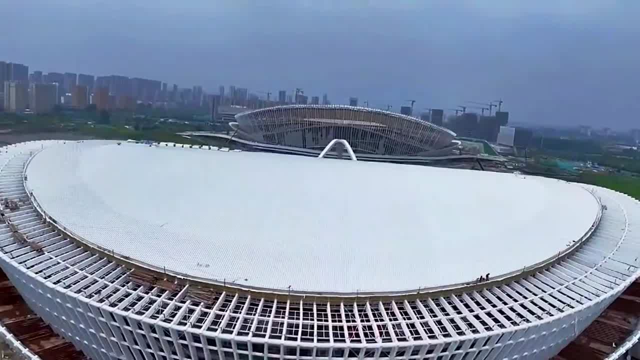 临沂奥体公园体育馆及游泳跳水馆屋面完工进入室内精装阶段