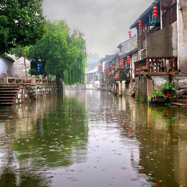 烟雨江南朦胧了一纸回忆