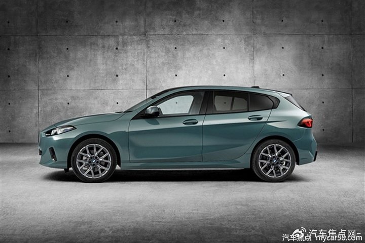 极速250km/h,中期改款宝马1系官图发布,内外大变样