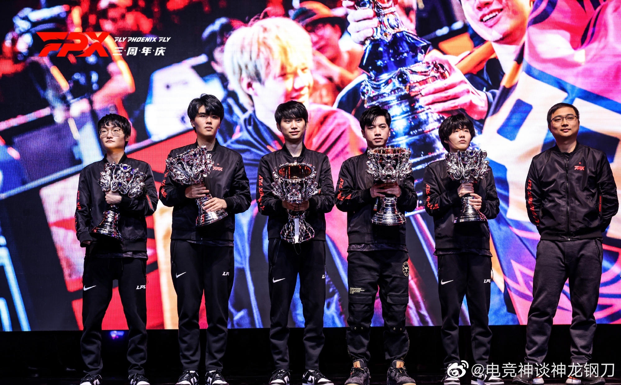 说真的,在现在我真的已经分不清楚fpx战队到底是一支很强大的战