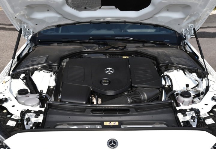 奥迪A4L对比奔驰C级该如何选择