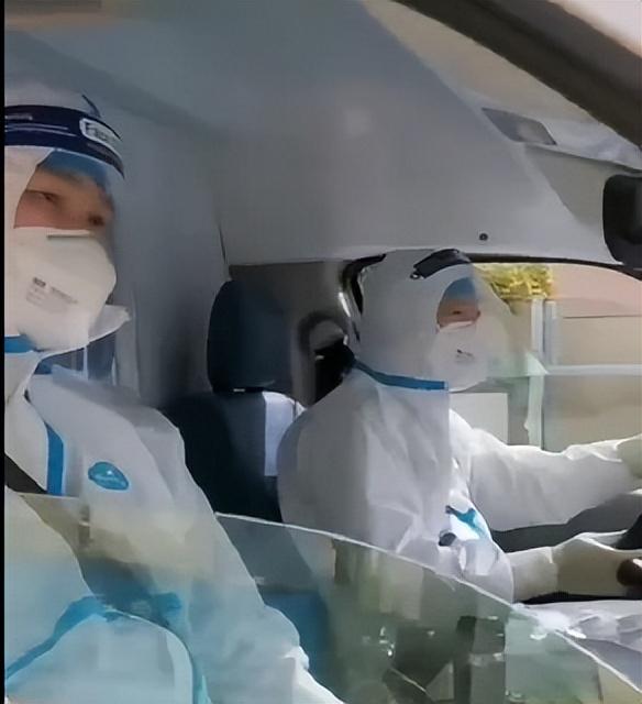 官方回应上海哮喘老人离世：车上虽有急救患者，但医生处置确实不当休闲区蓝鸢梦想 - Www.slyday.coM