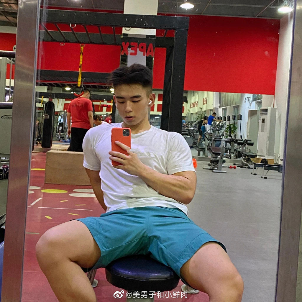 看帅哥容易让人心情变好.78图:鹤先生alex 帅_高清图集_新浪网