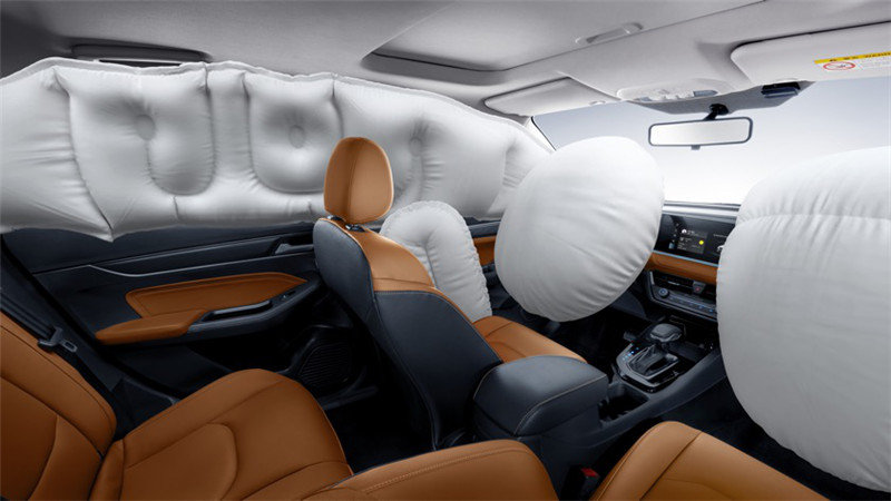图四：新一代福睿斯全方位配备6安全气囊/气帘