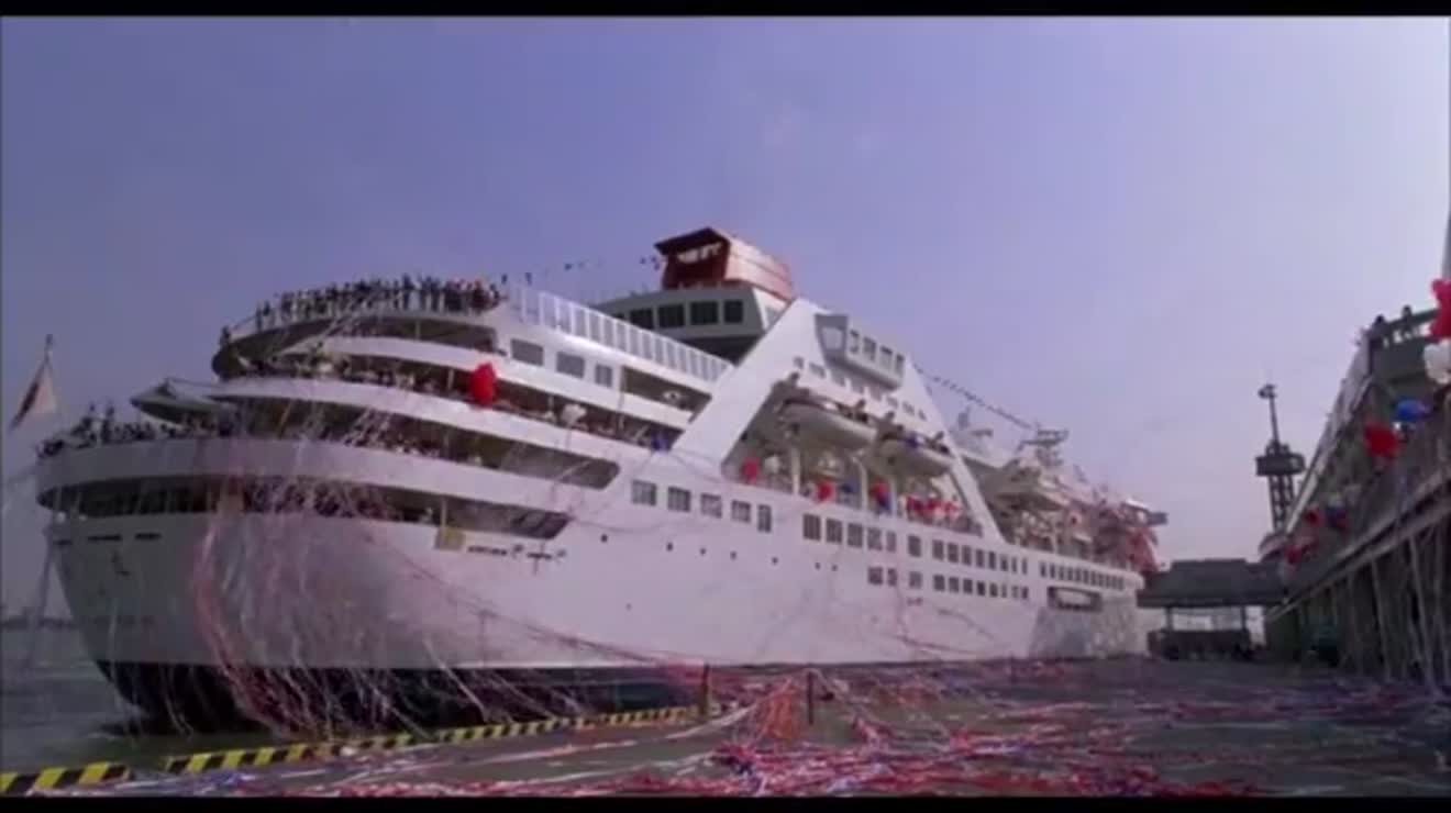 城市猎人成龙肚子饿坏了好不容易找到个面包却被人踩了