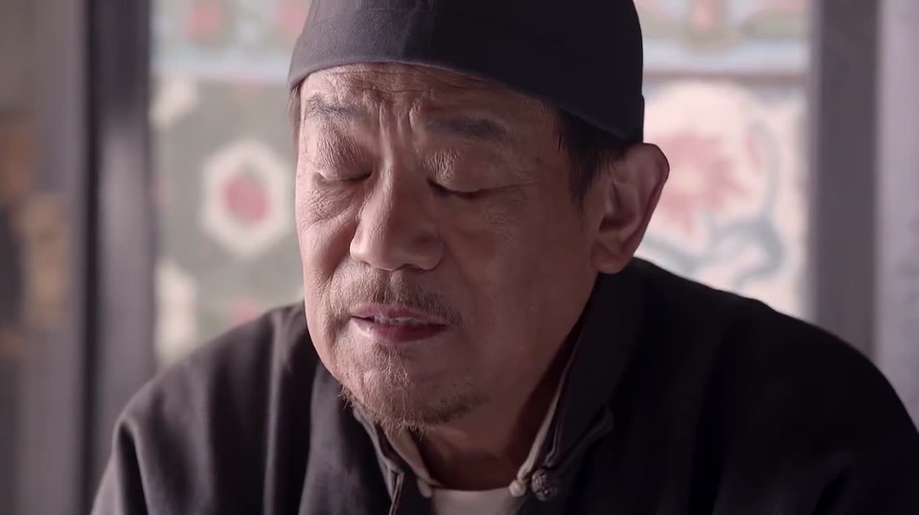 儿子见多识广知道穷人们会掘地三尺挖浮财地主一听吓坏了