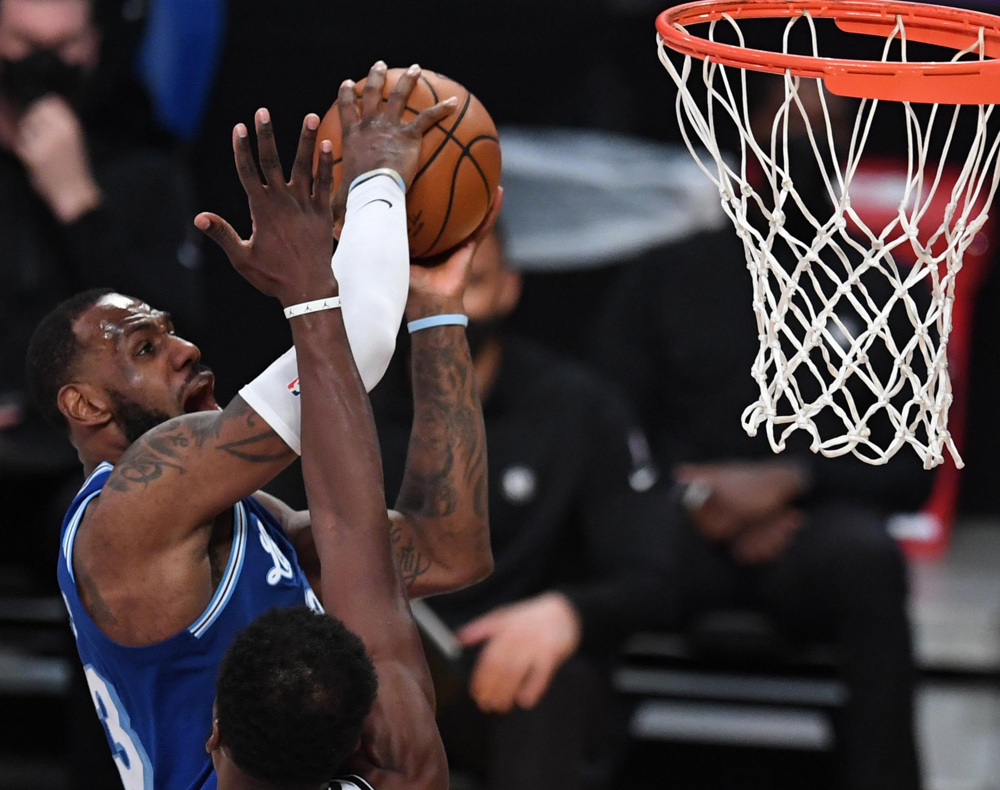 球星对决引爆全场焦点