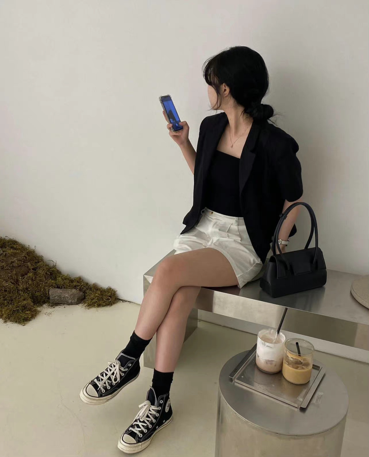 ins小姐姐的每日穿搭记录更新简单干净的配色非常高级有气质