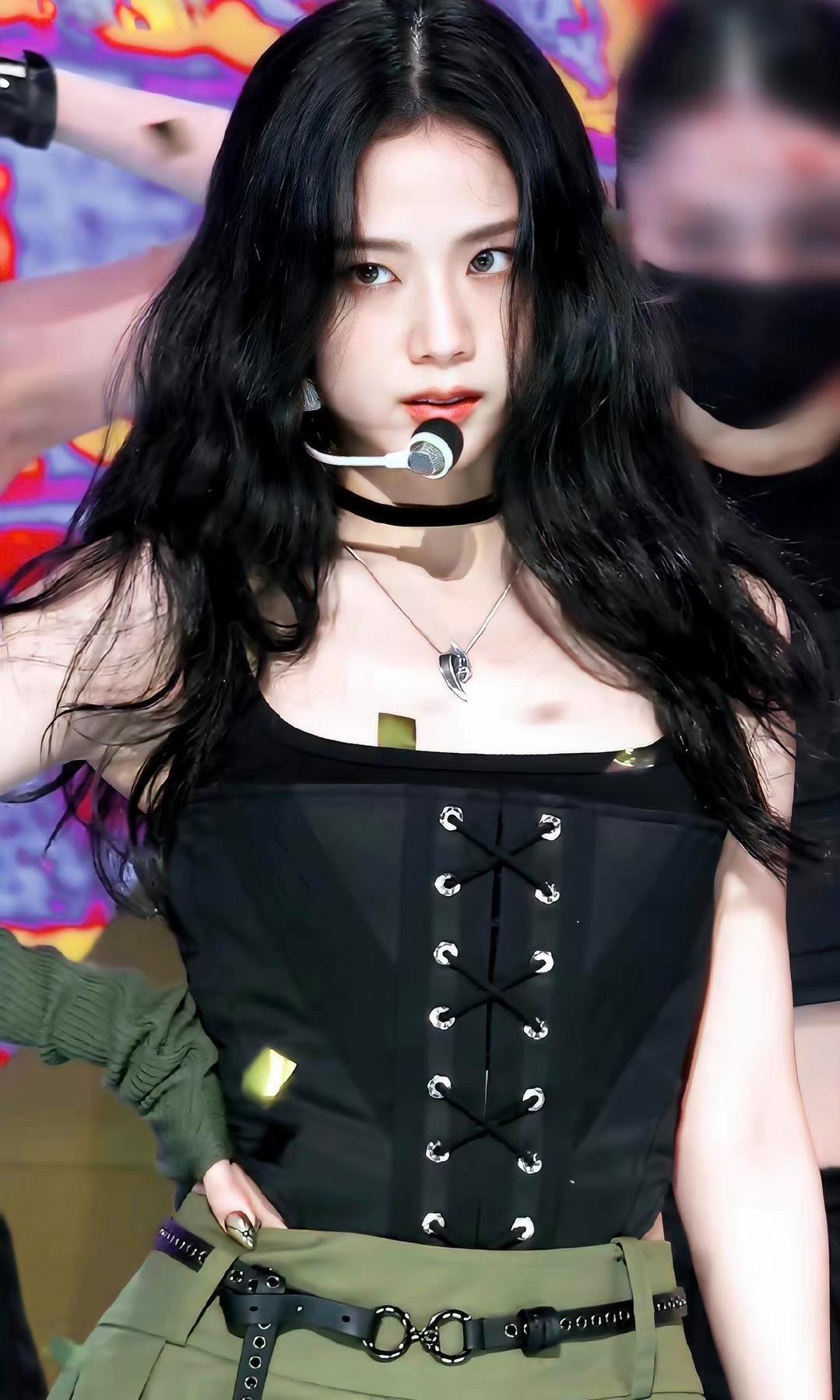 直拍和大屏幕的金智秀jisoo,美美美!