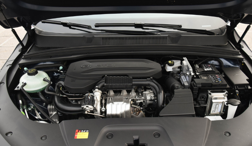 6座大空间MPV谁更值得入手？吉利嘉际对比五菱凯捷