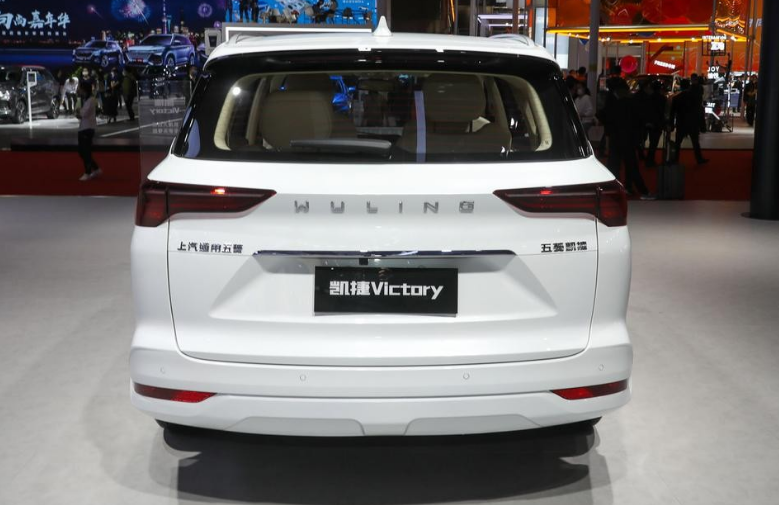 6座大空间MPV谁更值得入手？吉利嘉际对比五菱凯捷