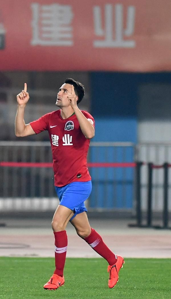 防守悍将周定洋告别河南球迷,新赛季加盟成都队休闲区蓝鸢梦想 - Www.slyday.coM 防守悍将周定洋告别河南球迷,新赛季加盟成都队休闲区蓝鸢梦想 - Www.slyday.coM