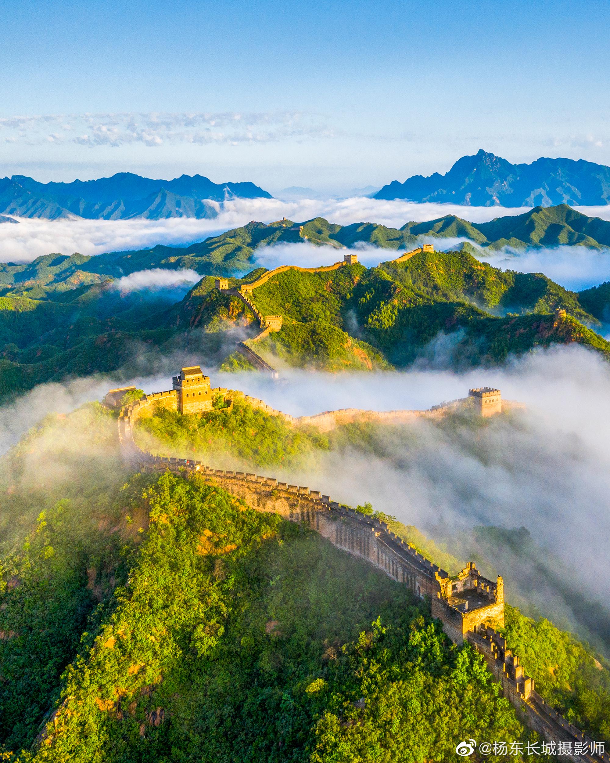昨天清晨,我在金山岭长城西段拍摄的晨光云海,好美啊