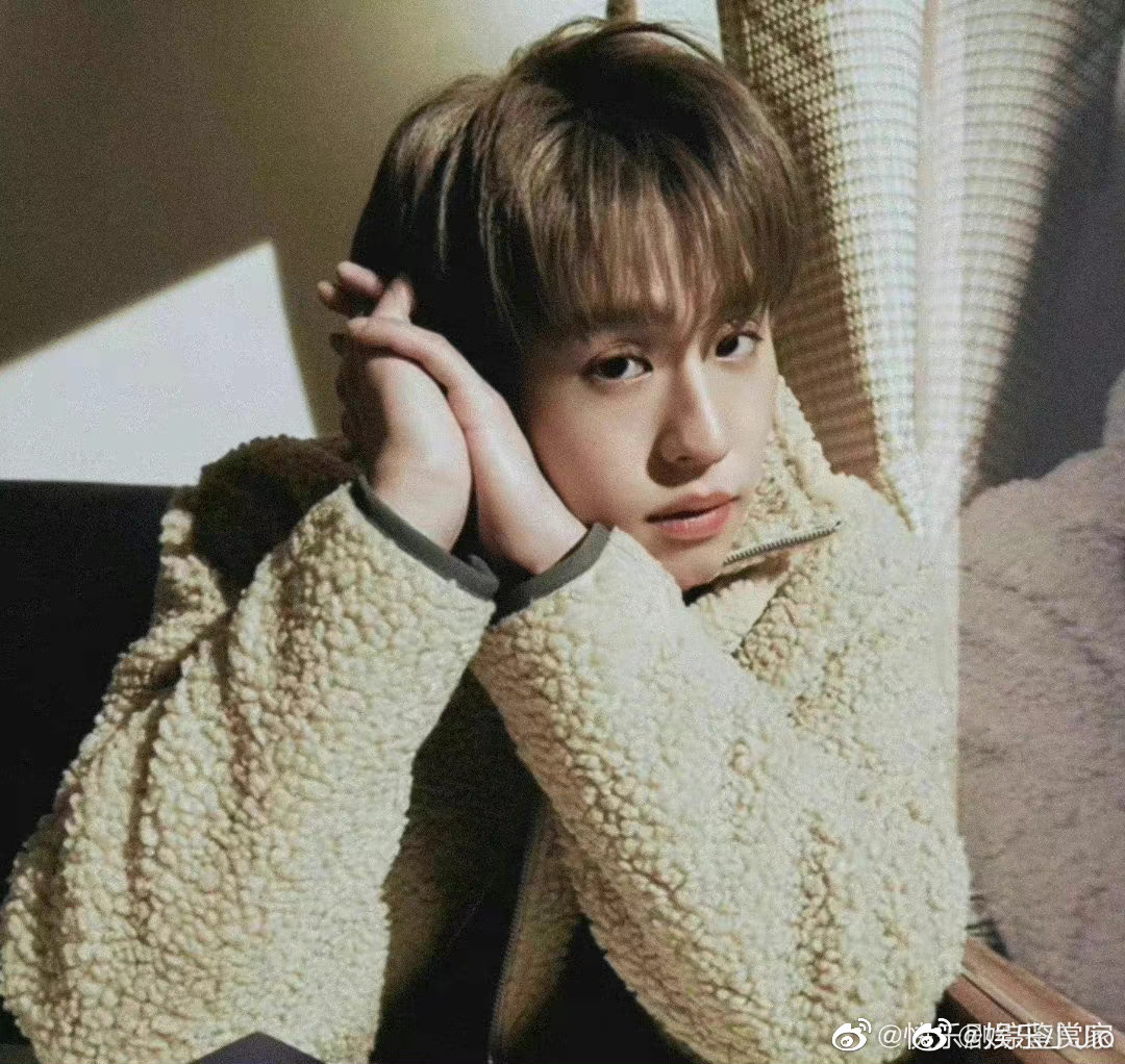 泰国明星比尔金billkin 马群耀开通微博啦~一整个惊喜住了!