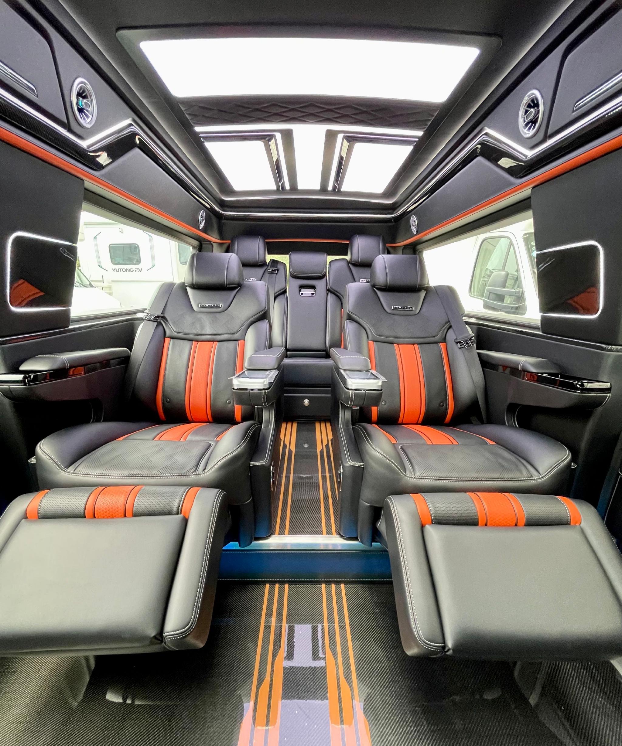 福特f150勇猛者高顶越野行宫多功能四驱豪华七座商务车