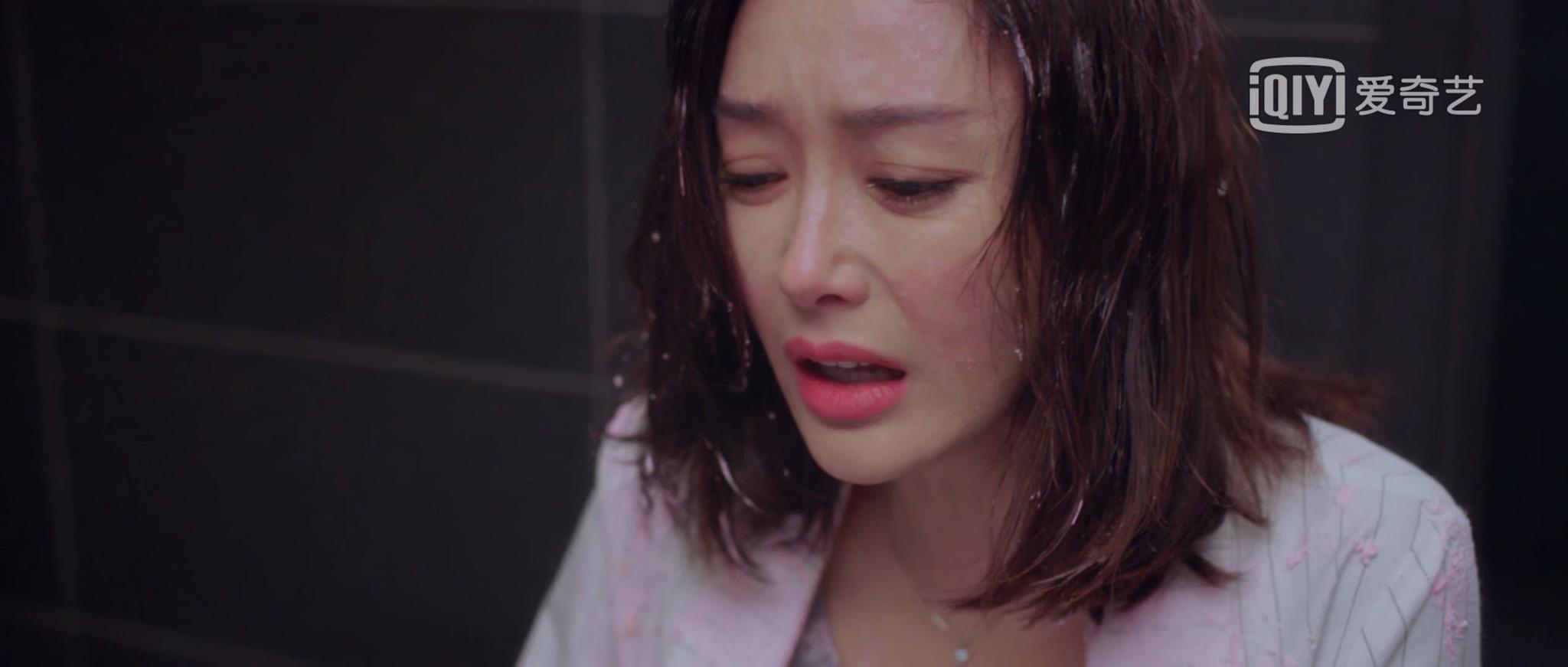 《怪你过分美丽》田蜜准备了横幅写着无良经人莫向晚