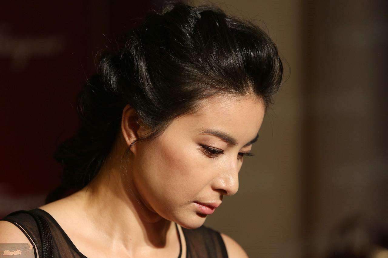 郭晶晶vs邓文迪:女人自己"挣"的脸比"争"的脸更漂亮