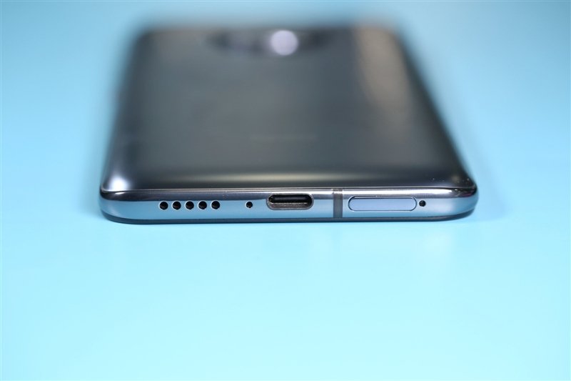 5毫米耳机孔,保留了红外遥控,这些都堪称是红米redmi的"优良传统".