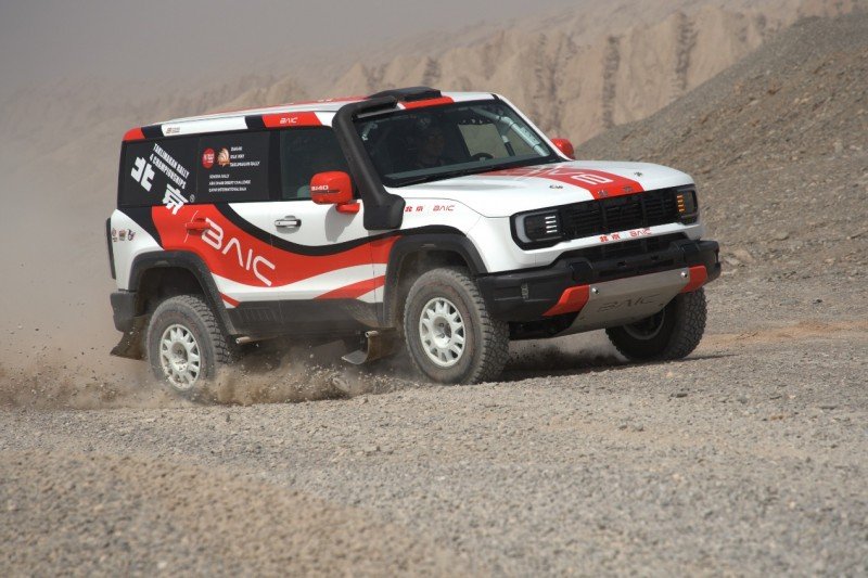 0时代,宣告着中国越野市场的新突破;十年前bj40(配置|询价)下线,打破