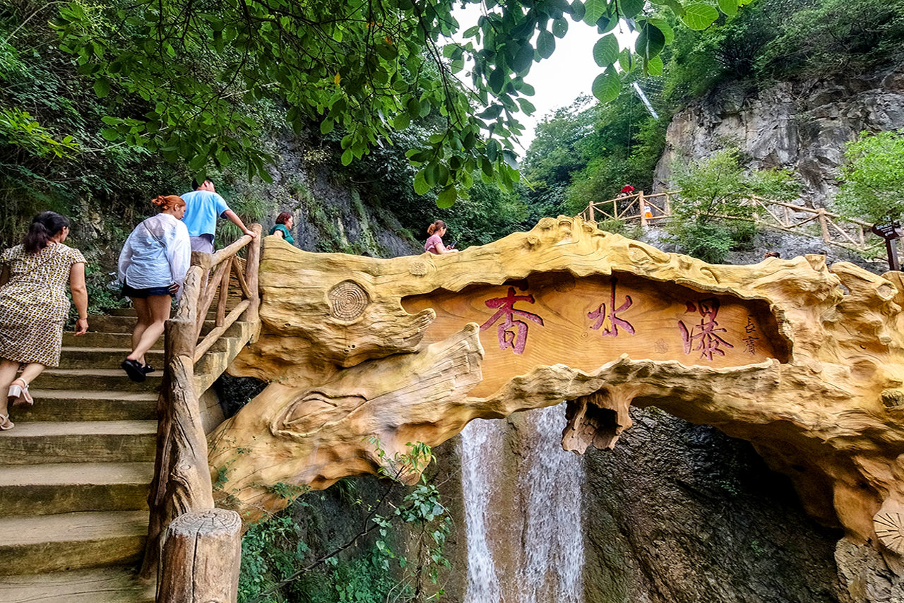 湖北竟藏了一个"小九寨沟",是夏日的避暑绝佳胜地!