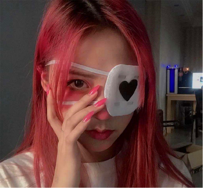 这也能说刀小刀睡衣事件后自曝生理问题无视黑粉