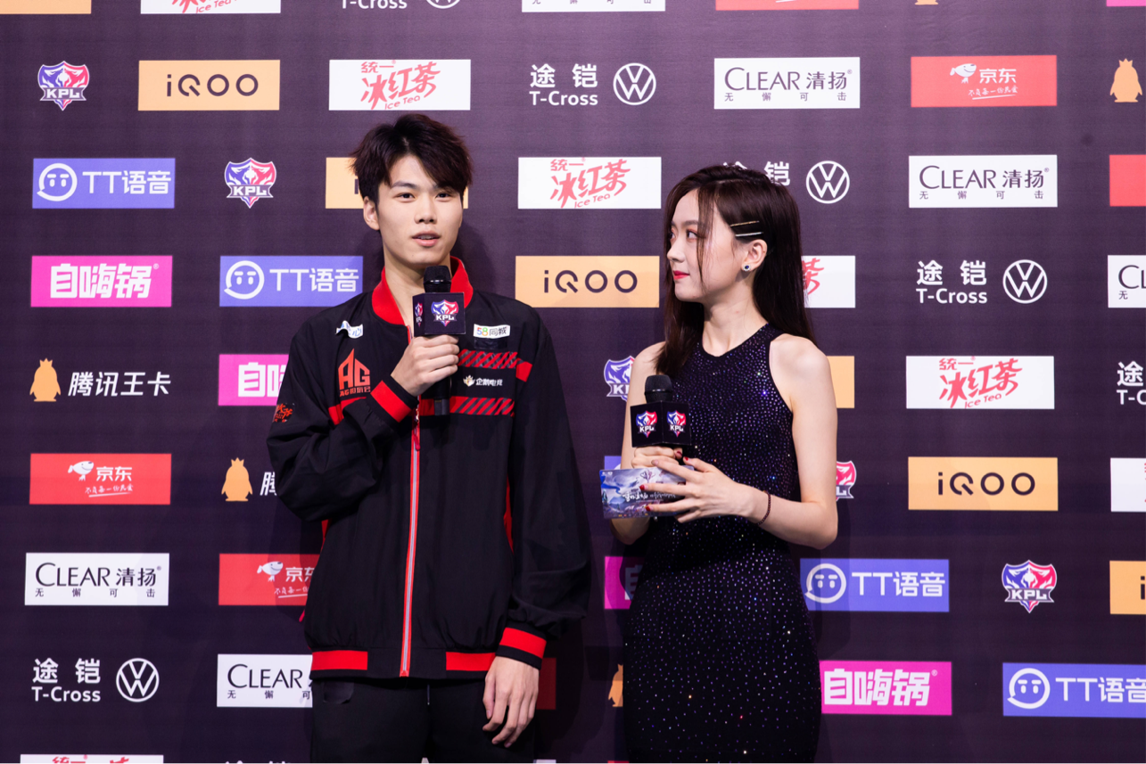 kpl:ag太好了吧!月光回应麟羽首发原因,给所有选手上场机会