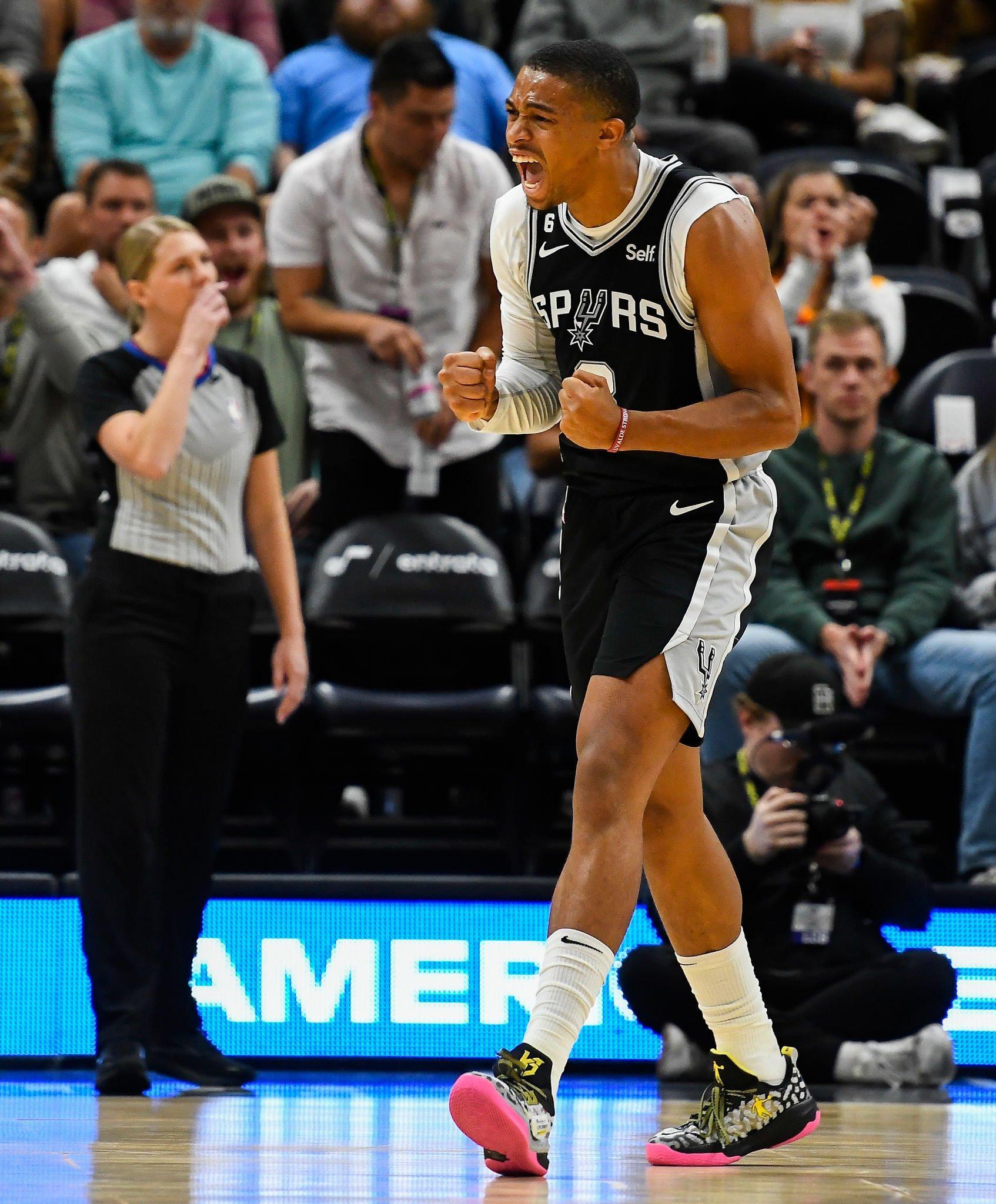 恭喜马刺潜力新星凯尔登约翰逊签约乔丹体育