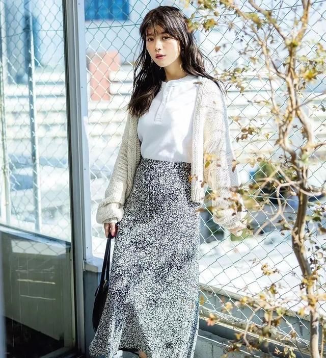日本小姐姐的日系风穿搭走红ins,简单又干净,温柔又显气质