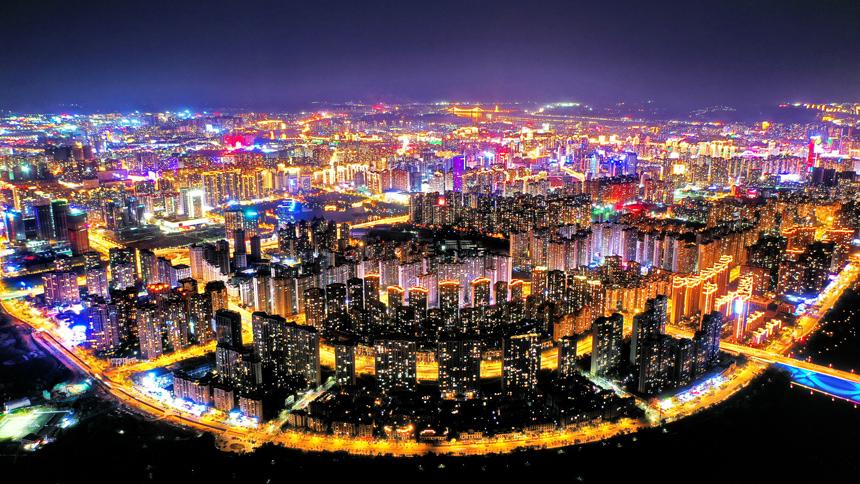 江西赣州畅通交通网铺就振兴路