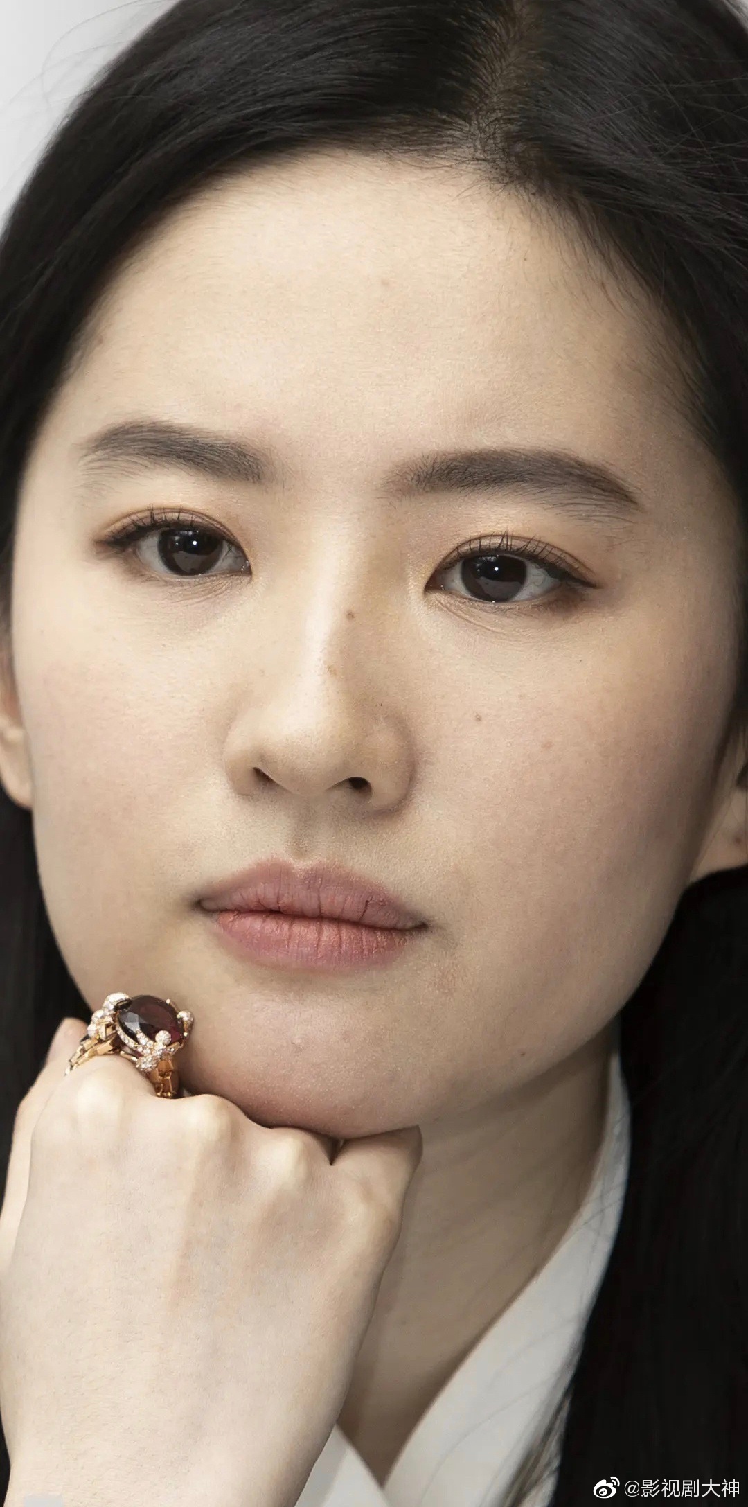 刘亦菲高清无修怼脸大图来了,天仙的颜值抗住了吗?