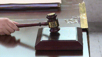 谜之操作！男子偷拍女同事照片发朋友圈称其“我的女人”！被开除后竟休闲区蓝鸢梦想 - Www.slyday.coM