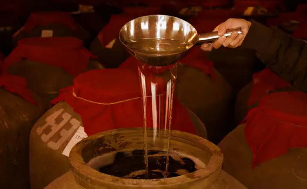 年纪大了还好喝两口？这3种酒倒贴钱也不能喝，早懂不吃亏！休闲区蓝鸢梦想 - Www.slyday.coM