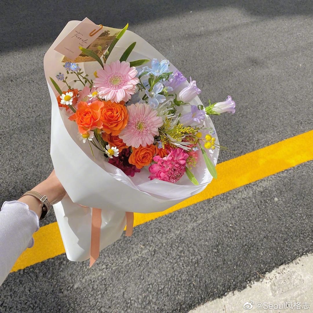 来自春天的花束总是比以往更充满生机 来自春天的花束总是比以往更充满生机