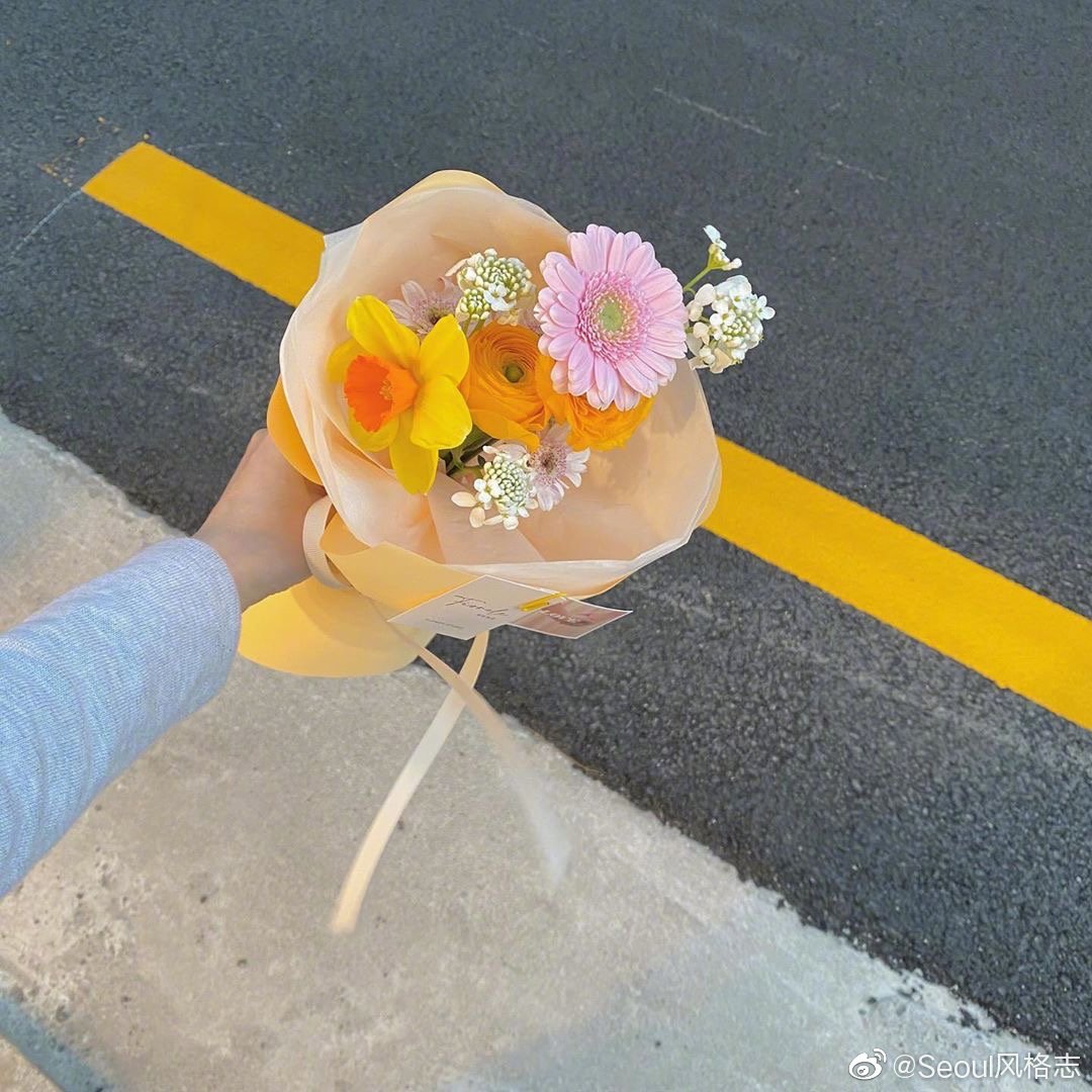 来自春天的花束总是比以往更充满生机 来自春天的花束总是比以往更充满生机