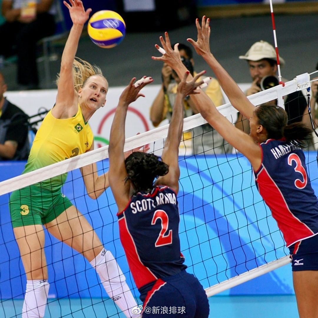 巴西女排众将纪念北京奥运会夺冠12周年