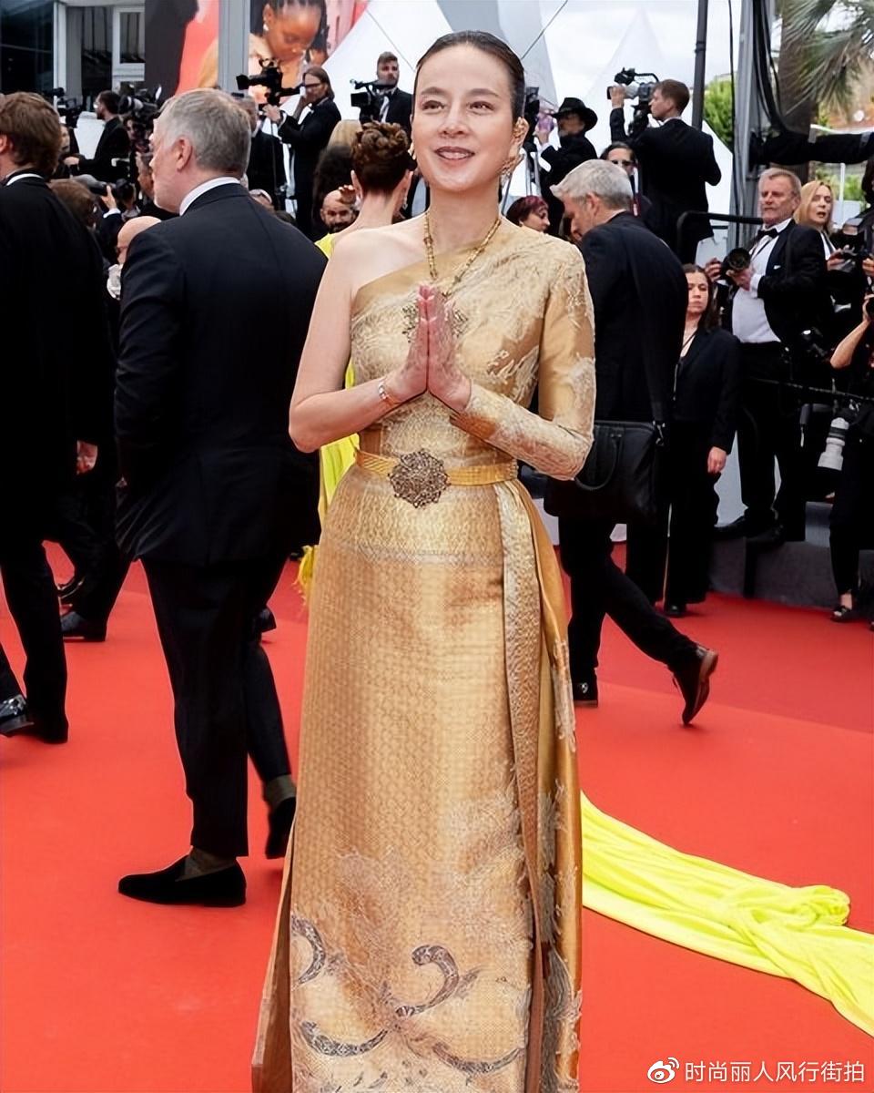 为什么顶级富婆的下午茶话题总绕不开那家精油SPA？