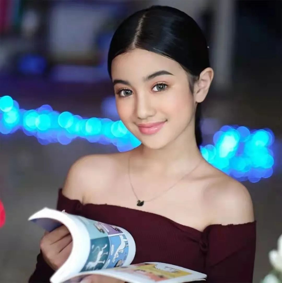 柬埔寨9岁网红小公主多才多艺高颜值却成皇室摇钱树