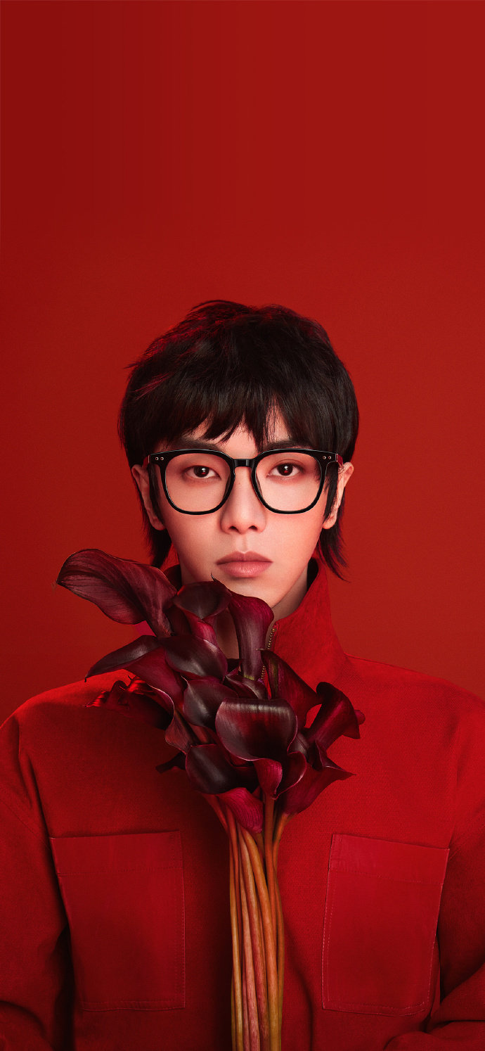 华晨宇品牌高清壁纸 戴眼镜的花花斯文魅力 超帅的!__财经头条