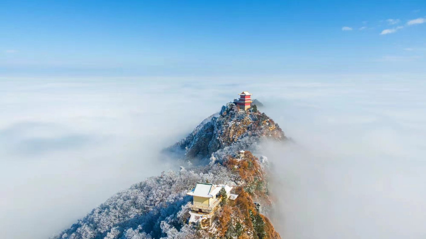 中国年瑞雪兆丰年终南山南五台迎来新春第一场雪