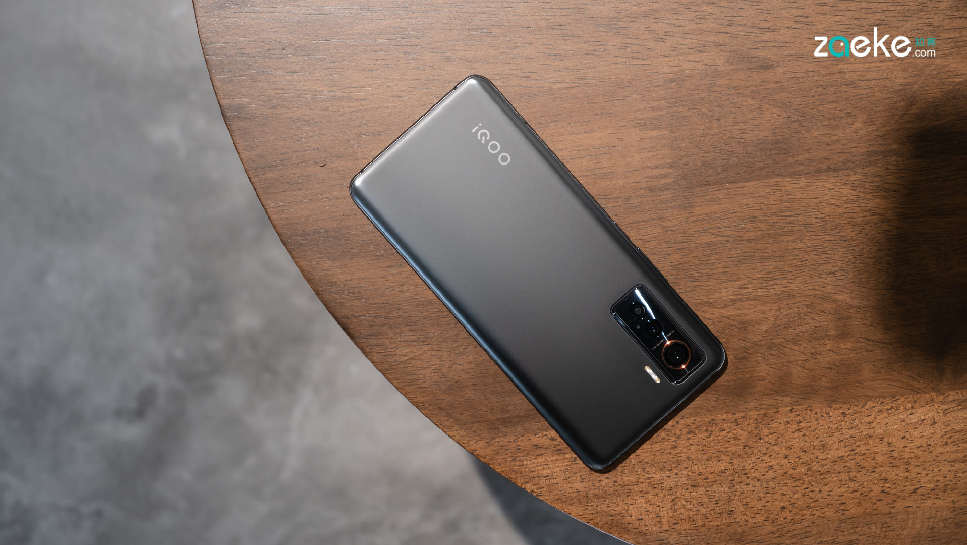 vivoiqoo5大变样当出色的游戏机遇见顶级相机