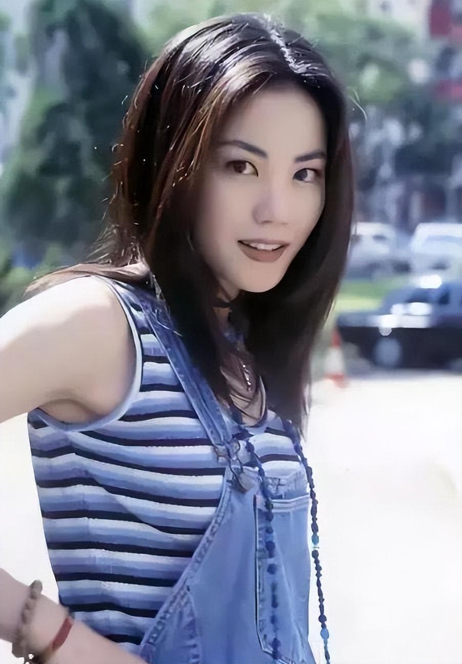 原来王菲年轻时就这样个性时髦,她独特的气质,至今无人能够超越