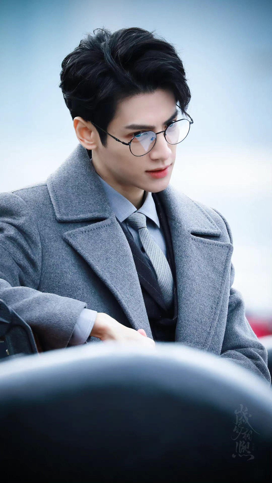 「良言写意」 罗云熙跟金丝眼镜的适配度真的绝了,给我焊死!