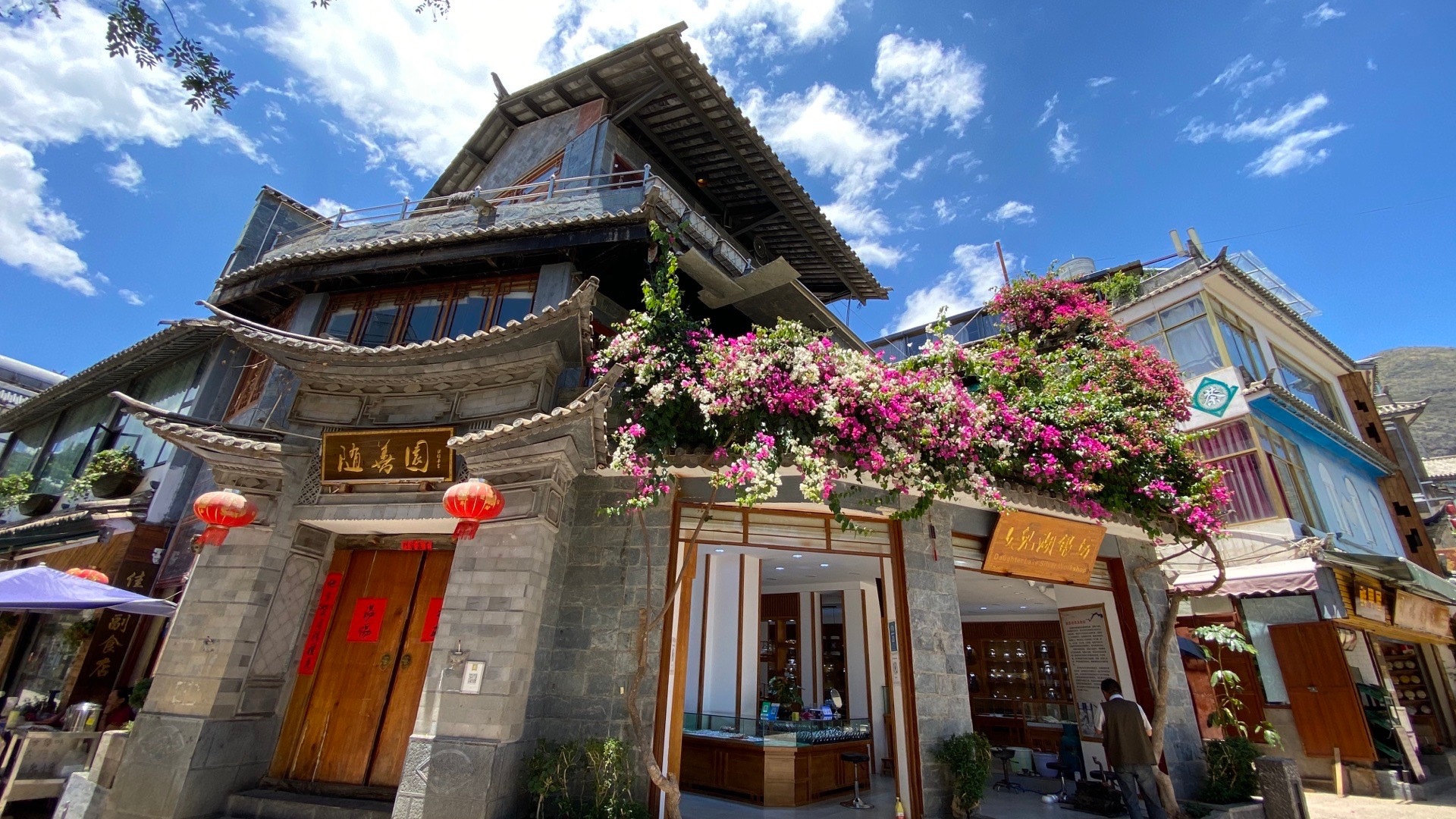 沧海风光第一镇的双廊古镇,没有城市的喧哗,走在小镇里,惬意悠闲