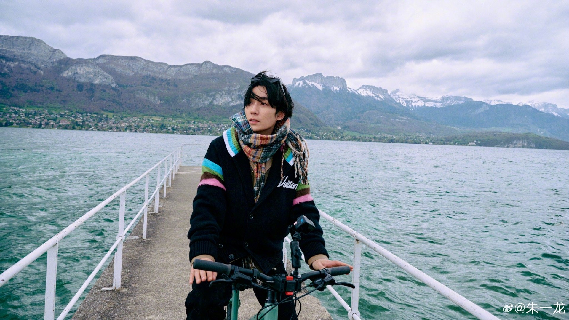 朱一龙生日营业照送达