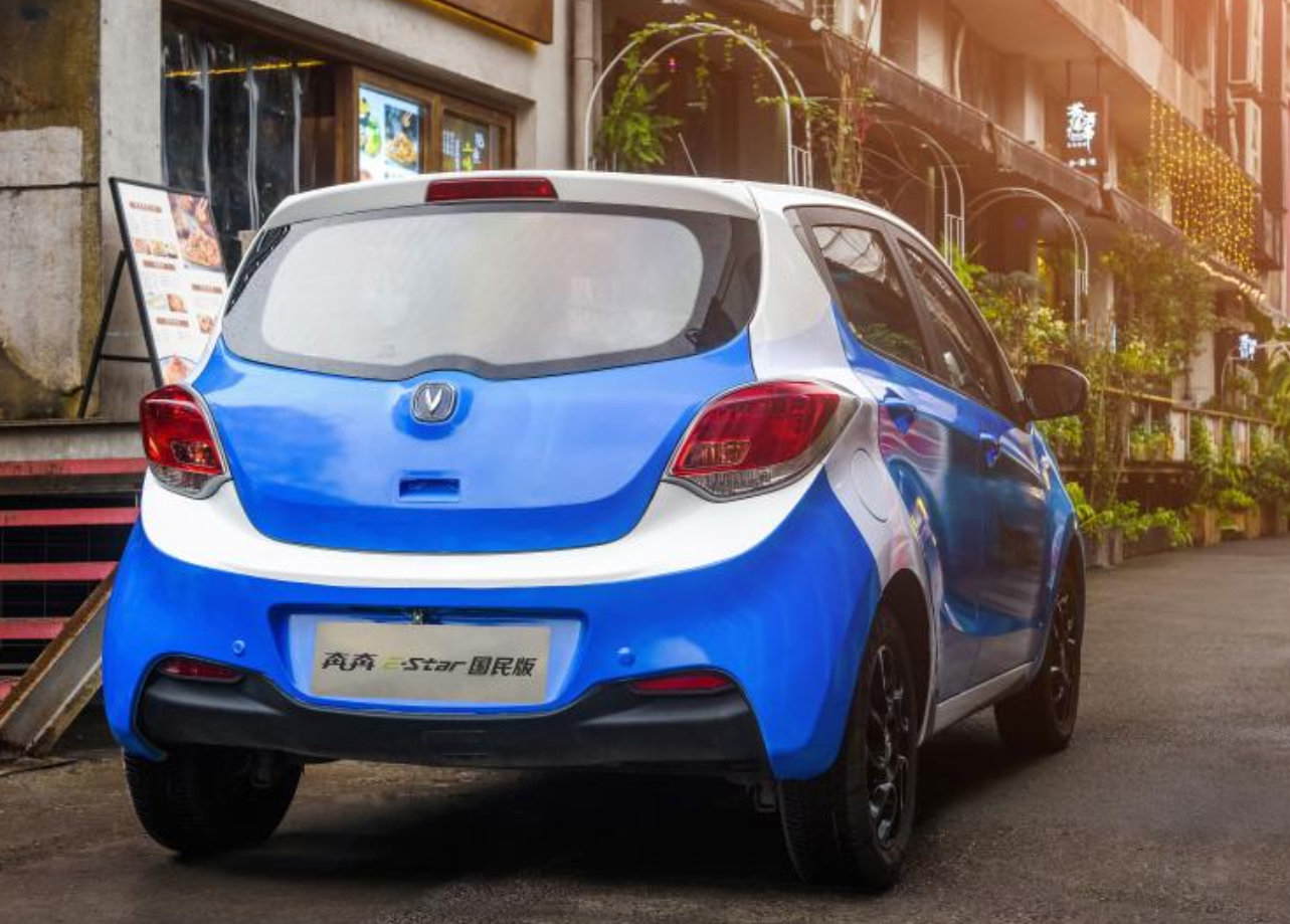 长安发布了一款纯电动微型车奔奔estar