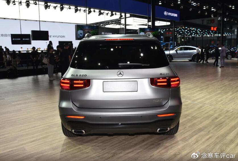 奔驰glb降价6万卖不动新款还在出13t功率120kw扭矩270nm