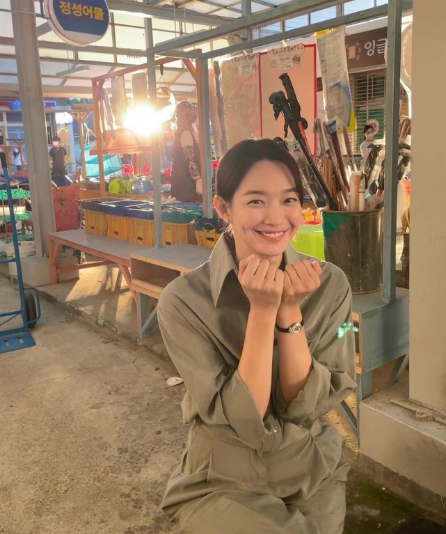 跟着申敏儿新剧学穿搭吧！独属于大女人的可爱，实在是太戳人心了休闲区蓝鸢梦想 - Www.slyday.coM