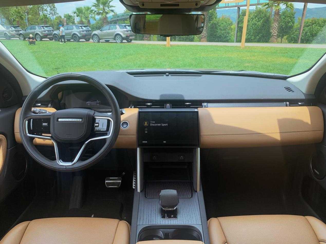 人物|捷豹路虎袁月清:全新路虎发现运动版是豪华与实用的融合-新浪