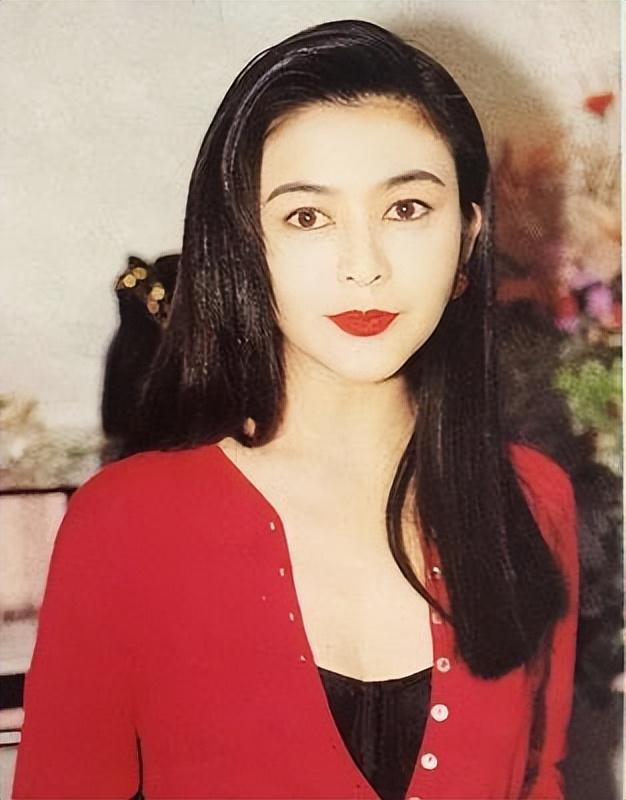 关之琳:曾因两个高尔夫球身败名裂,两婚两离,如今从商身价上亿