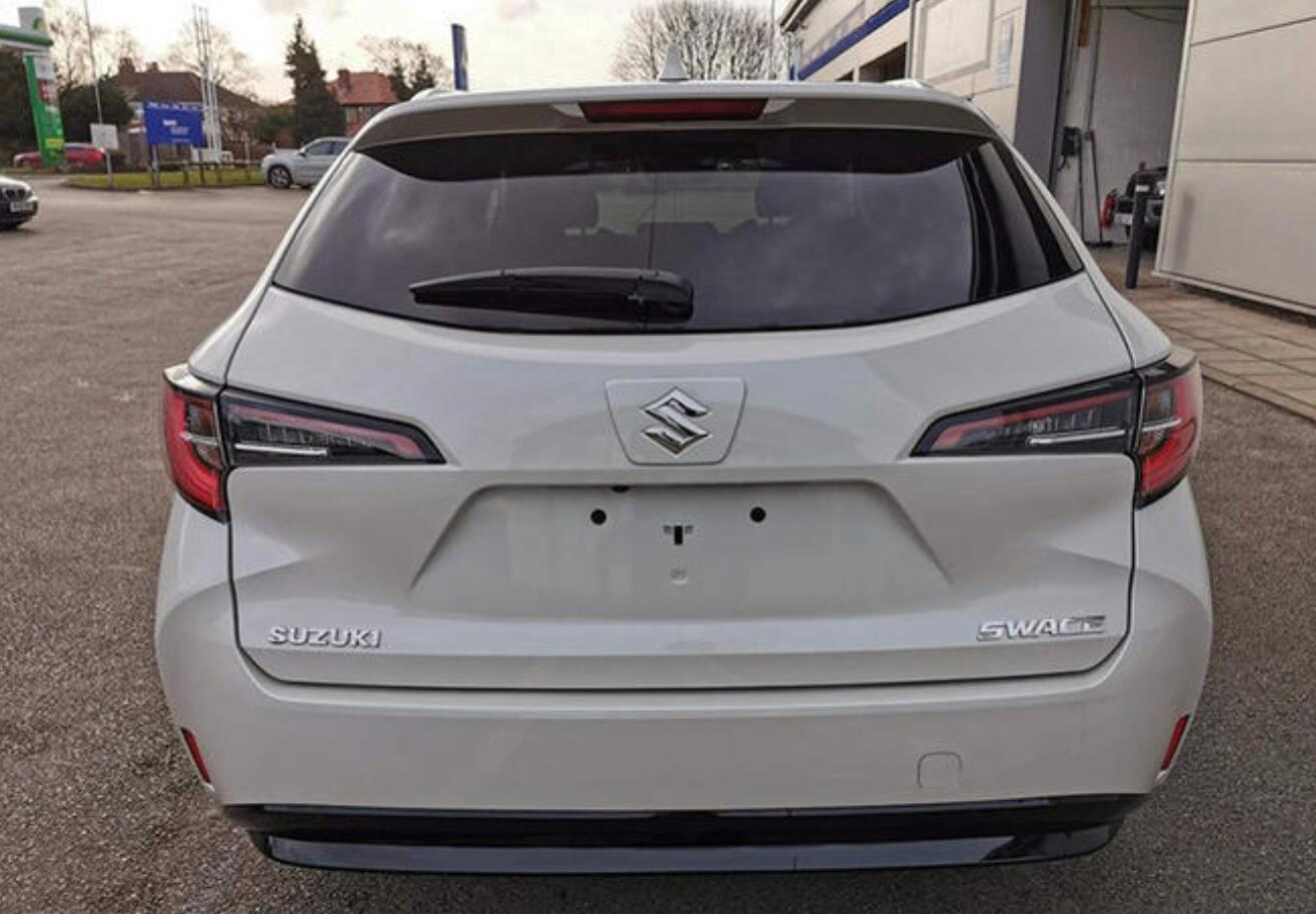 铃木swace旅行版海外实拍 与卡罗拉同平台打造